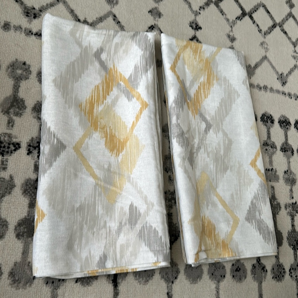 2 pcs Curtains